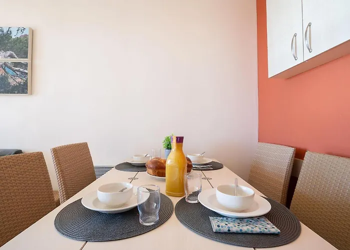 L'esquinade - H4 233 By Interhome *